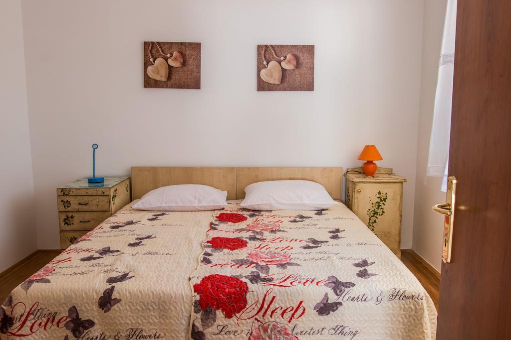 Apartments Seka Нови Винодолски Екстериор снимка